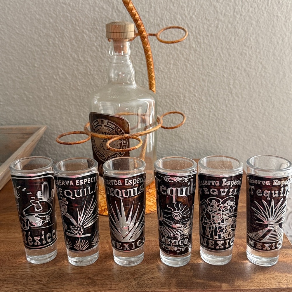 Palm Tree Tequila Shot Glass Holder Set - Picture 5 of 5